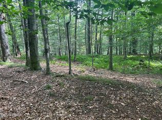 712 Basswood Ter, Greentown, PA 18426