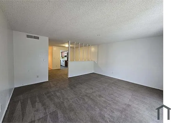 2 bed, 1000 sqft, $1,400 — Photo 4
