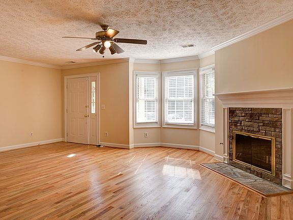 4th image of 2555 Holcomb Springs Dr