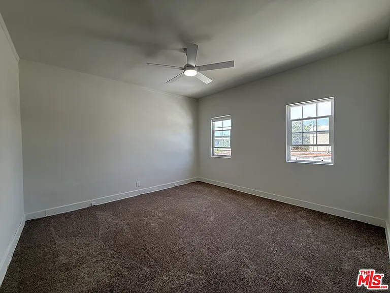 1249 S Tremaine Ave — Photo 20