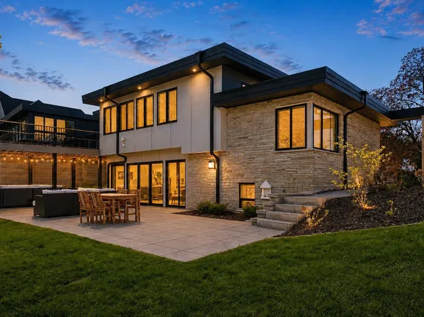 3812 W 57th St, Edina, MN 55410