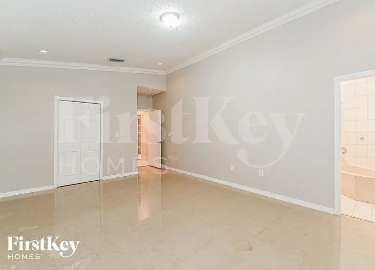 10901 SW 161st Pl — Photo 7