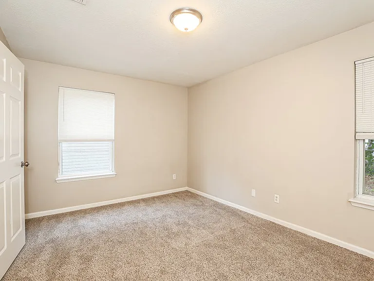 3747 Peachtree St — Photo 10