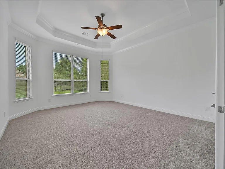 27 Waterfall Way — Photo 11