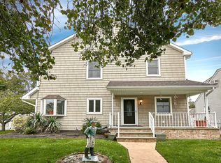 91 Rosebud Ave, Merrick, NY 11566