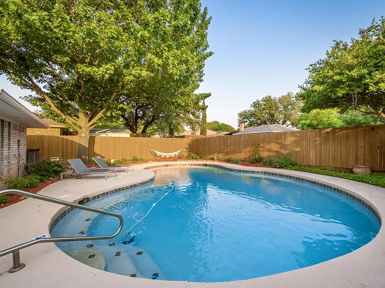 2836 Meadowbrook Dr — Photo 31