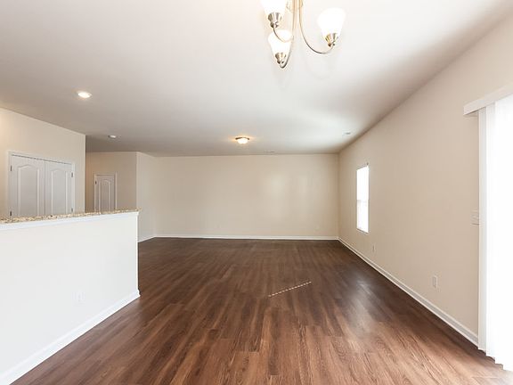 5th image of 1352 Waylon Ave