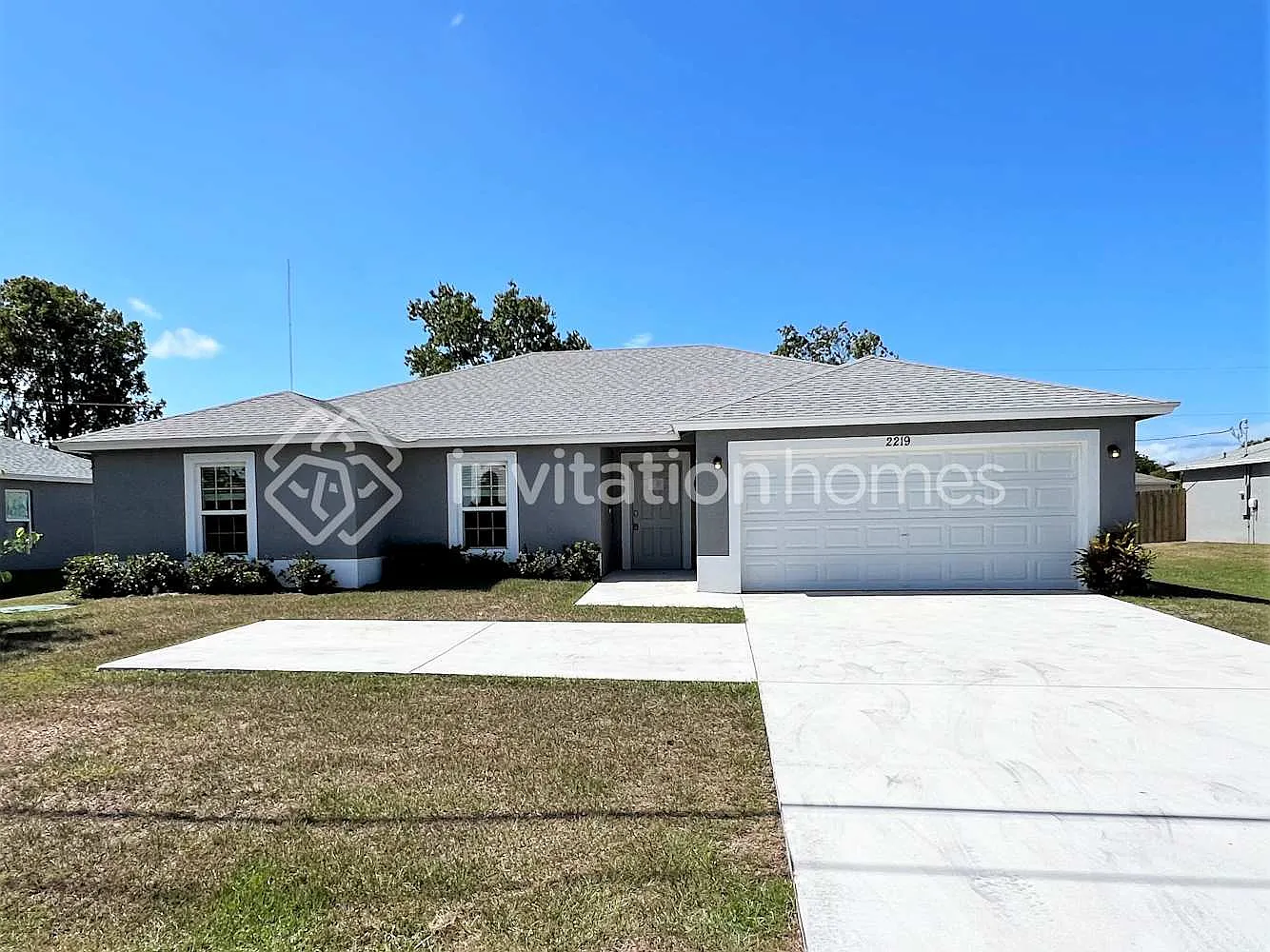 2219 SE Mariposa Ave Port Saint Lucie, FL 34952 — Photo 1