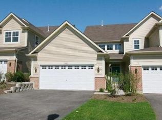 281 Hickory Ln, South Elgin, IL 60177