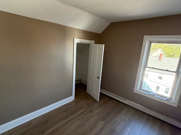 66 Moore St Floor 3, Central Falls, RI 02863