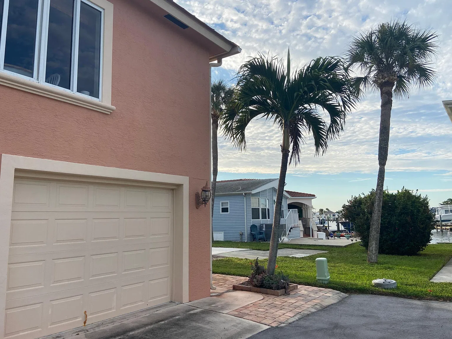 10701 S Ocean Dr — Photo 2