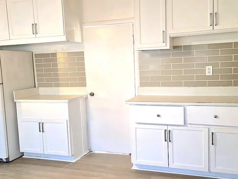 1141 W Gage Ave — Photo 9