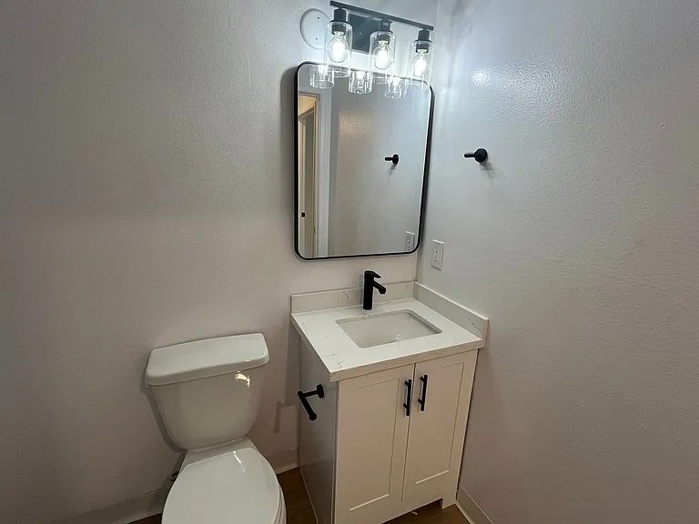 5405 Lindley Avenue — Photo 47