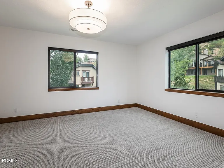 8766 N Daybreaker Dr — Photo 18