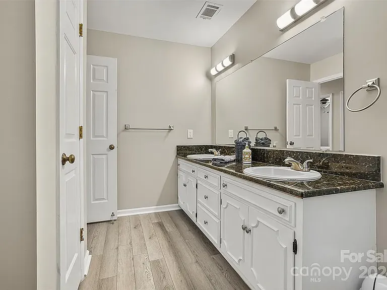 120 Surfside Ln — Photo 24