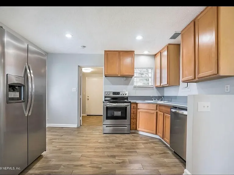2926 W Brackridge Blvd — Photo 5