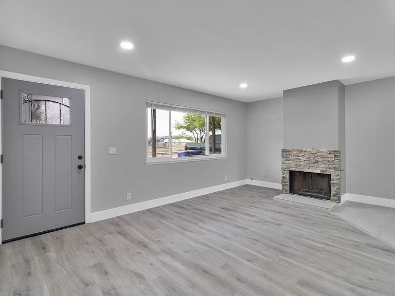 13116 Mohawk Rd — Photo 1