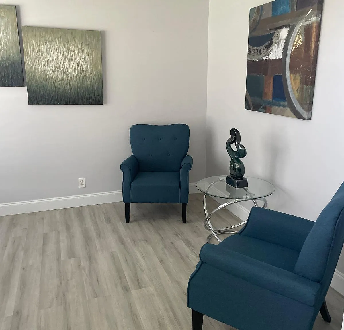 4 bed, 3.0 bath, 2121 sqft, $3,050 — Photo 4