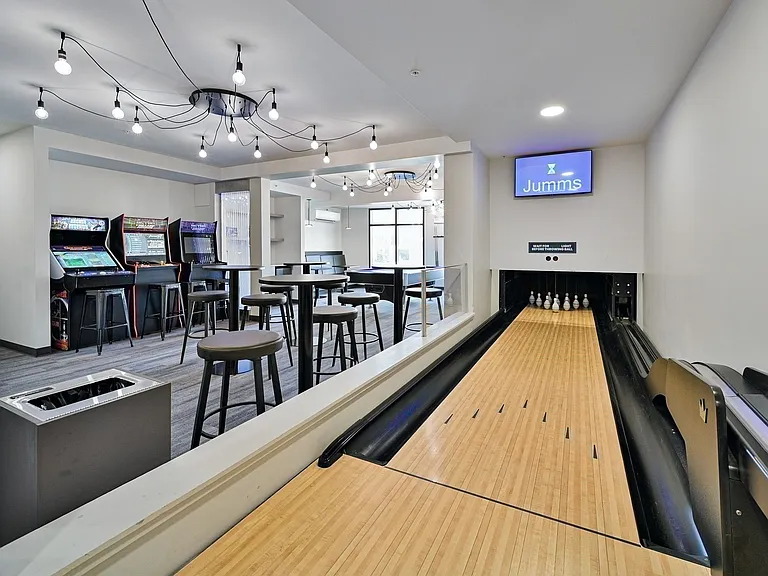 425 Ballantrae Dr — Photo 39