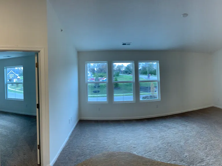 2756 Amberwood Dr — Photo 16