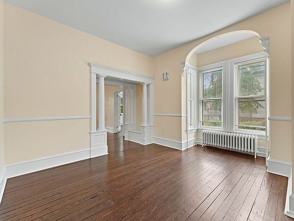 3rd image of 519 Kings Hwy