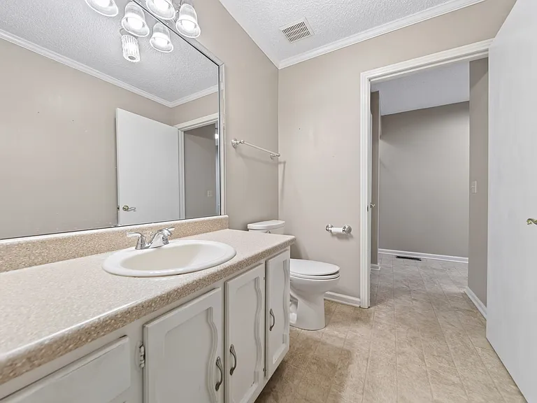 120 Briarwood Dr — Photo 56