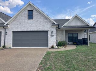 3042 White Oak Trl, Newburgh, IN 47630