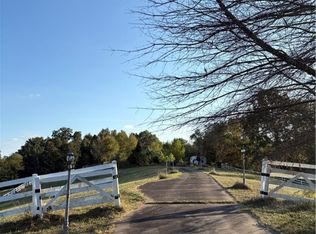 625 Otterbein Ln, Evans, WV 25241