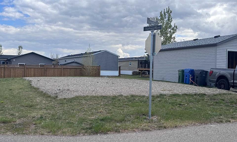 1st image of 4009 Applewood Rd