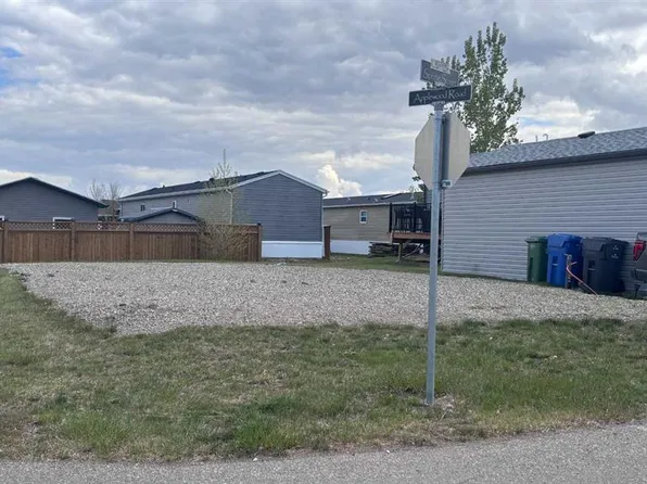 4009 Applewood Rd, Coaldale, AB T1M 0C6
