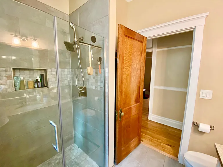 6919 N Wayne Ave #1 — Photo 5
