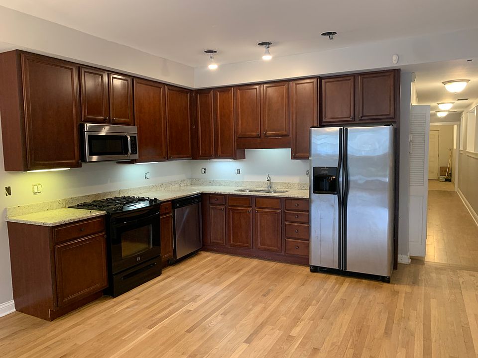 1st image of 1524 W Birchwood Ave #G
