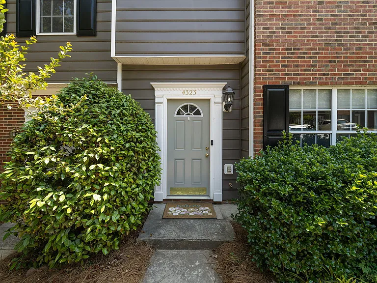 4323 Pine Springs Ct — Photo 2