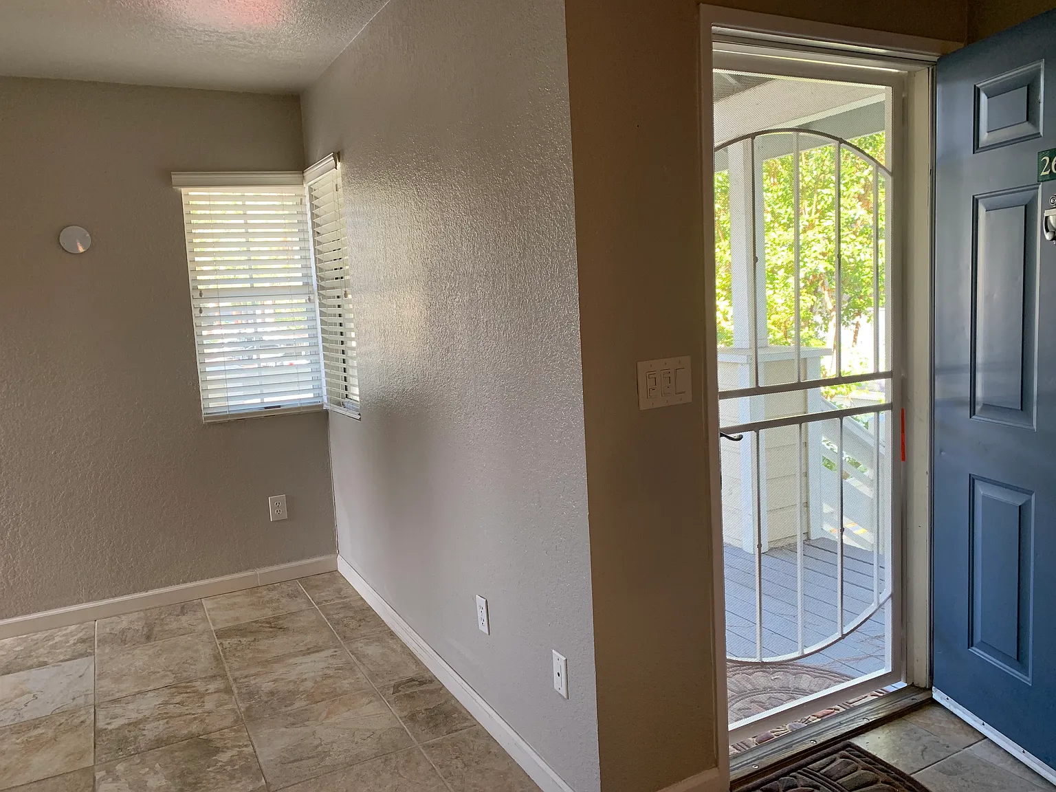 2915 N Texas St — Photo 4