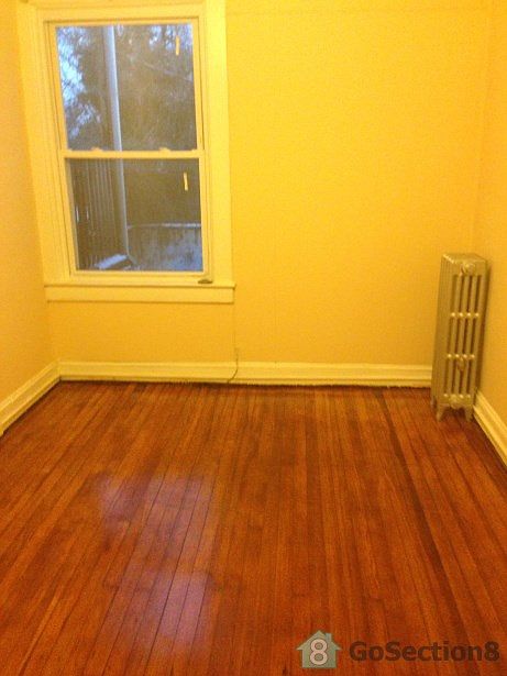 2nd image of 518 Chateau Ave