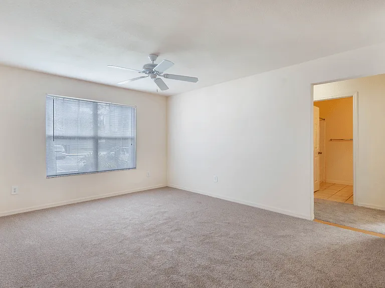 Grande Court Apartments — Photo 37