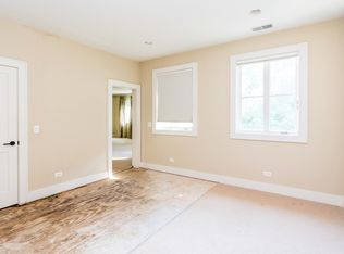 53 Tamarisk Ln, Deerfield, IL 60015