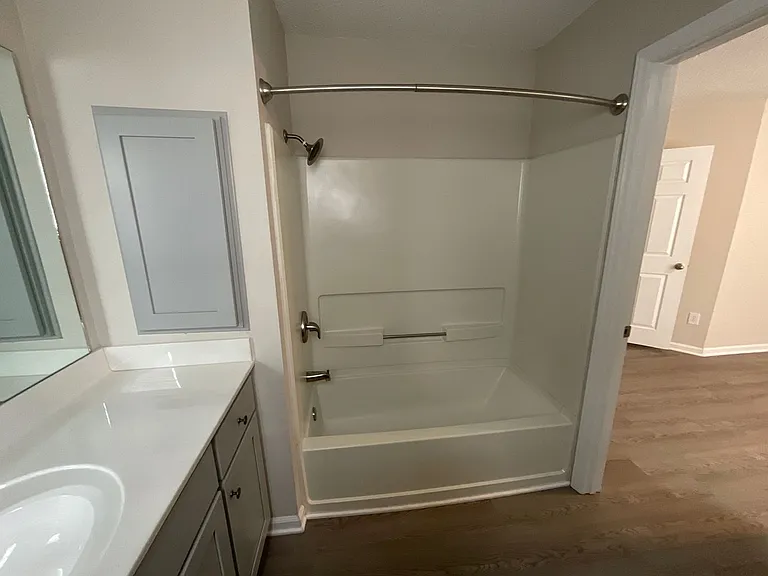 Meridian Park Apartments — Photo 213