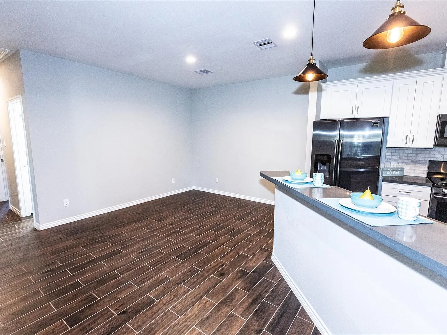 3 bed, 2.0 bath, 1532 sqft, $2,000 — Photo 2