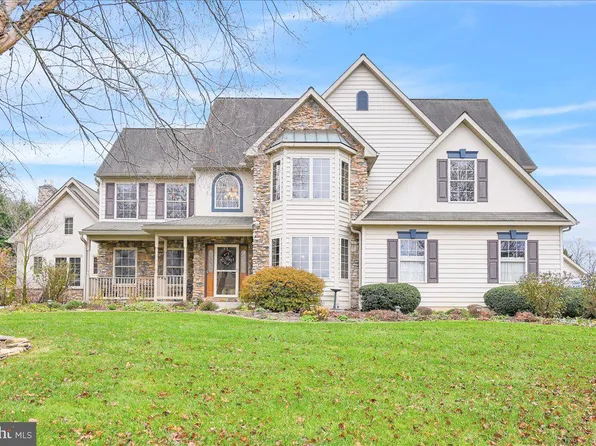 2615 Twin Ln, York, PA 17402