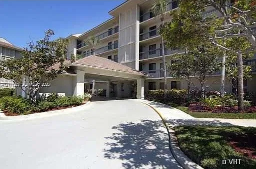 801 Seafarer Cir #405