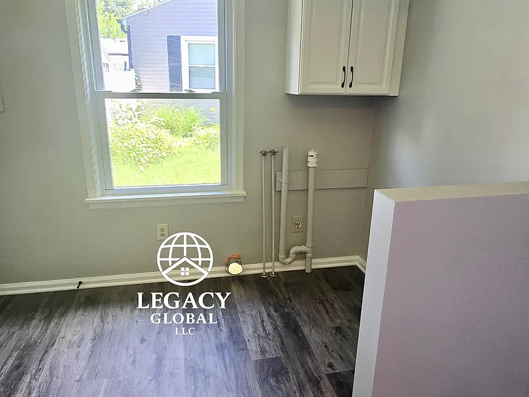 2156 Maxwell Ave — Photo 7