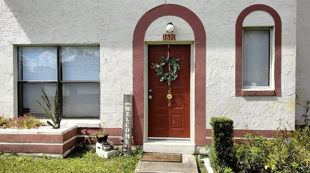 3 bed, 2.5 bath, 1307 sqft, $1,800 — Photo 1
