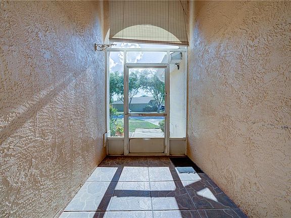 4th image of 540 Napa Valley Cir