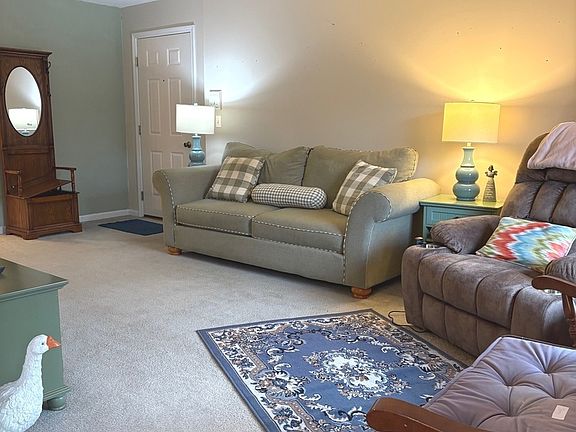 3rd image of 1127 N Red Oak Cir Unit 2