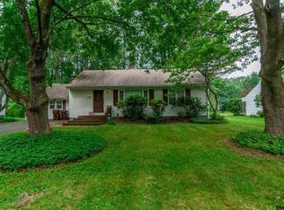 14 Evelyn Dr, Delmar, NY 12054