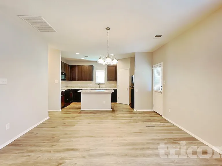 9411 Sandy Ridge Way — Photo 5