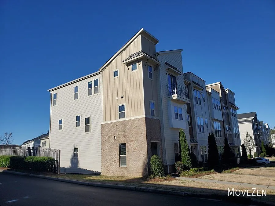 1619 Pat Garrett St Charlotte NC 28206 Gorgeous and Spacious Townhome — Photo 2