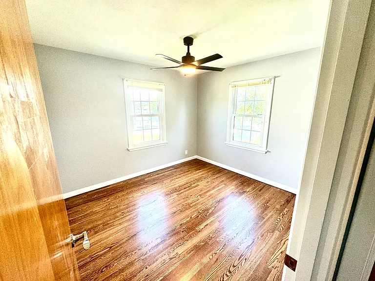 9909 Solar Ln — Photo 8
