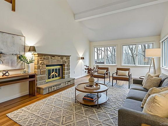 4th image of 121 Law Road